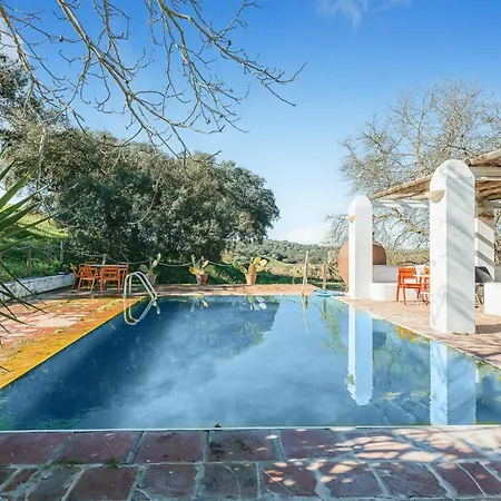 4 Bedroom Gorgeous In Holiday home *