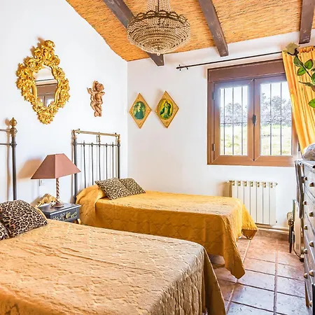 בית נופש Pet Friendly In Valverde de Leganés